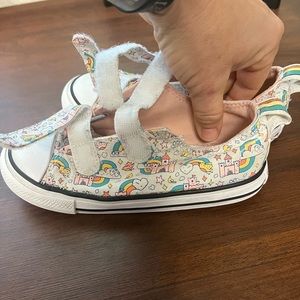 Girls Converse Size 10 (Toddler)